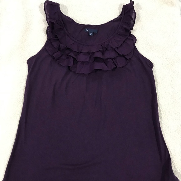 GAP Top - Picture 1 of 3